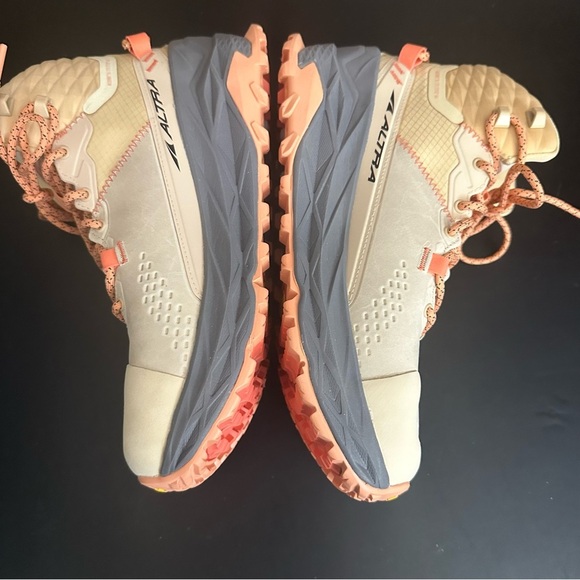 Altra Olympus 5 Hike Mid GTX GoreTex Sand Vibram Sol Hiking Boot Women Size 9 - Picture 6 of 8